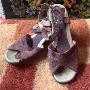 Merrell Women's Purple Sandals